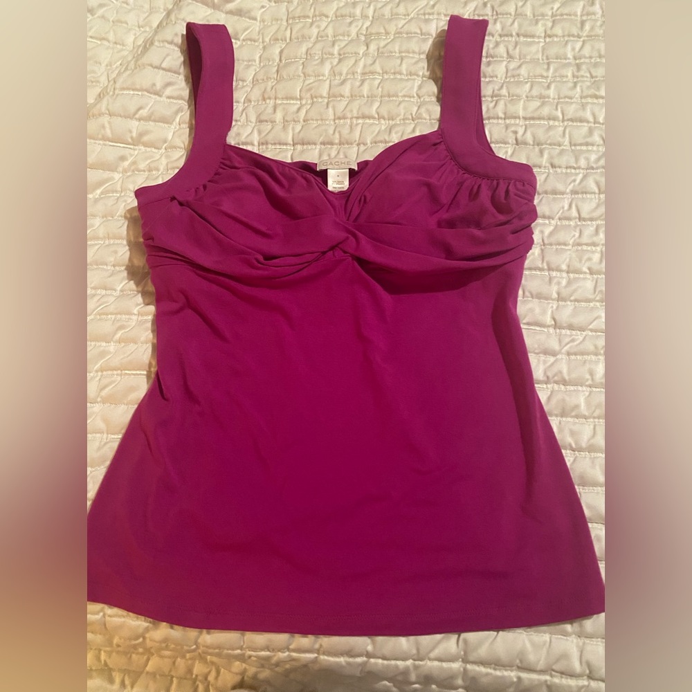 COPY - Medium. Gently used. No spots, wear or tear. Cache store.